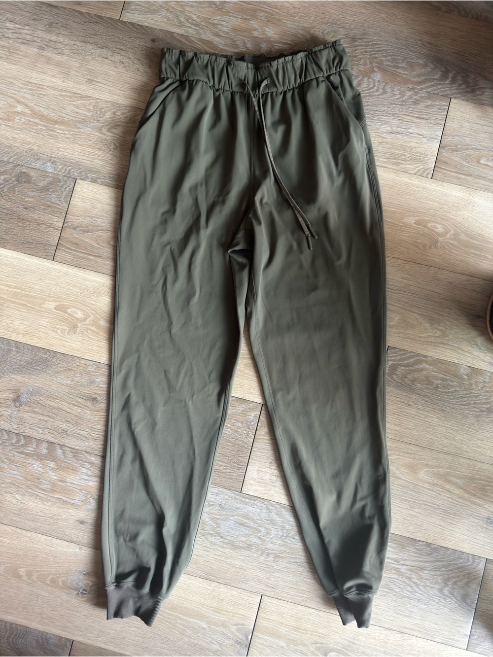 Lululemon jogger pants green olive